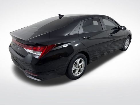 Used 2023 Hyundai Elantra SE FWD image 3
