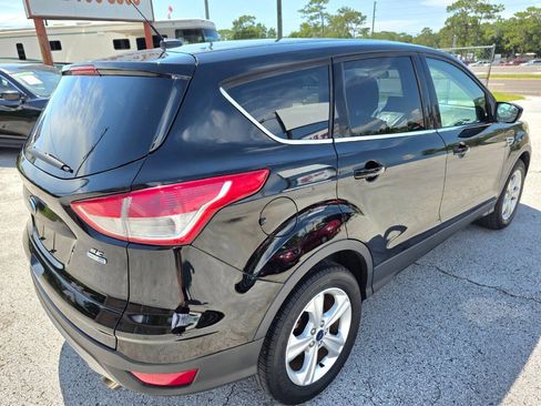 Used 2016 Ford Escape SE w/ SE Cold Weather Package AWD/4WD image 4