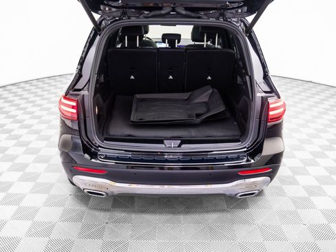 Used 2024 Mercedes-Benz GLB 250 4MATIC w/ Exclusive Package image 33