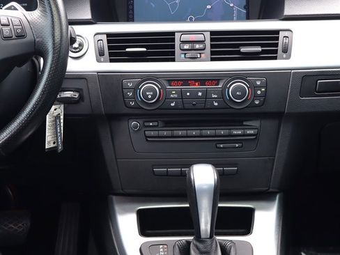 Used 2011 BMW 335i xDrive Sedan AWD/4WD image 12