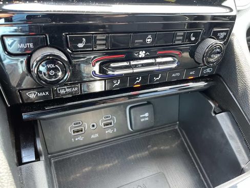Used 2025 Jeep Grand Cherokee L Laredo w/ Luxury Tech Group I AWD/4WD image 47