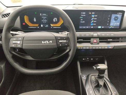 Used 2025 Kia K4 FWD image 22