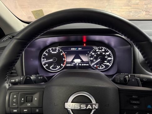 Certified 2025 Nissan Rogue SV image 18