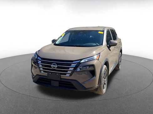 Used 2025 Nissan Rogue SV image 4