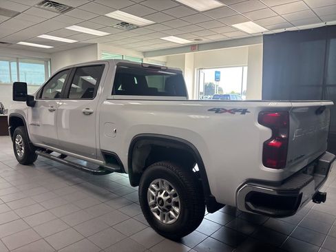 Used 2020 Chevrolet Silverado 2500 LT AWD/4WD image 5