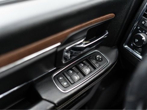 Used 2016 RAM 3500 Laramie w/ Convenience Group image 19