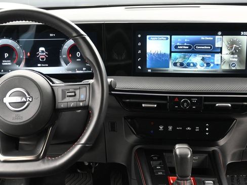 Certified 2025 Nissan Kicks SR image 13