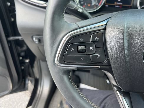 Used 2023 Buick Encore GX Essence w/ Experience Buick Package FWD image 19
