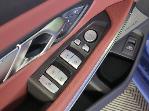 Used 2026 BMW 330i Sedan w/ M Sport Package image 21