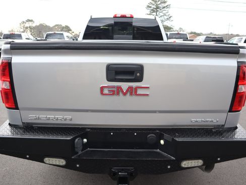 Used 2018 GMC Sierra 3500 Denali w/ Duramax Plus Package image 8