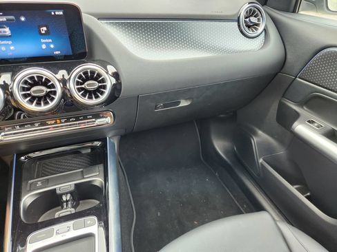 Used 2025 Mercedes-Benz GLA 250 4MATIC image 30