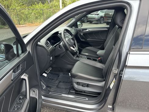 Used 2024 Volkswagen Tiguan SE R-Line FWD image 10