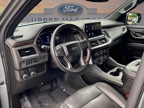 Used 2022 Chevrolet Suburban Z71 w/ Luxury Package AWD/4WD image 14