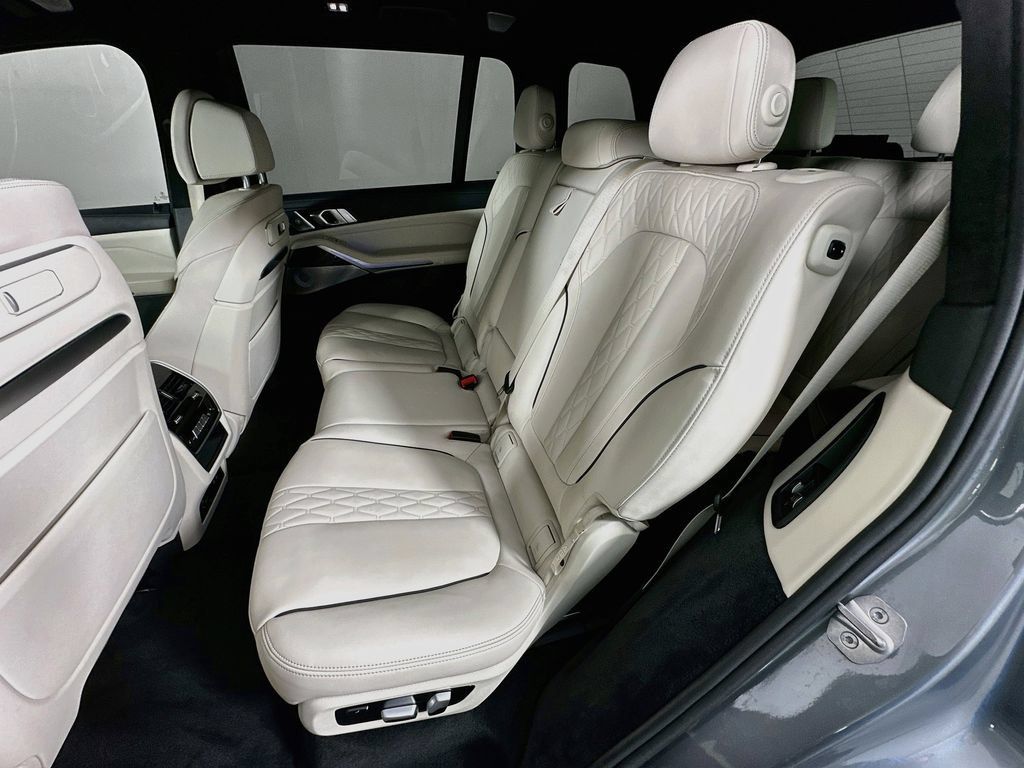 Used 2024 BMW X7 M60i w/ Executive Package AWD/4WD image 25