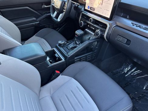 Used 2024 Toyota Tacoma TRD Sport image 14