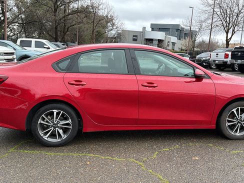 Used 2023 Kia Forte LXS w/ LXS Technology Package image 3