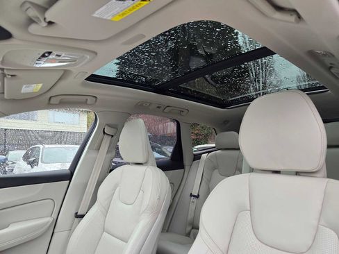New 2026 Volvo XC60 B5 Ultra w/ Protection Package Premier AWD/4WD image 21