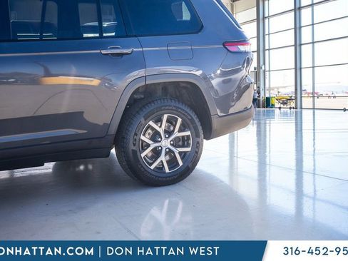 Used 2024 Jeep Grand Cherokee L Limited w/ Luxury Tech Group II image 36