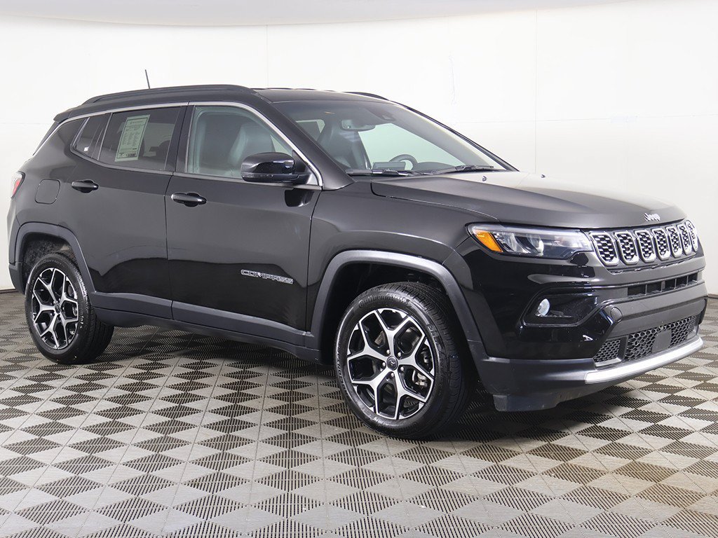 Used 2026 Jeep Compass Limited AWD/4WD image 3