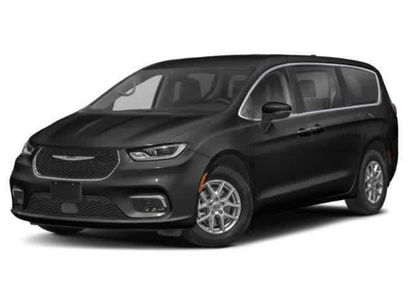 Used 2024 Chrysler Pacifica Touring-L