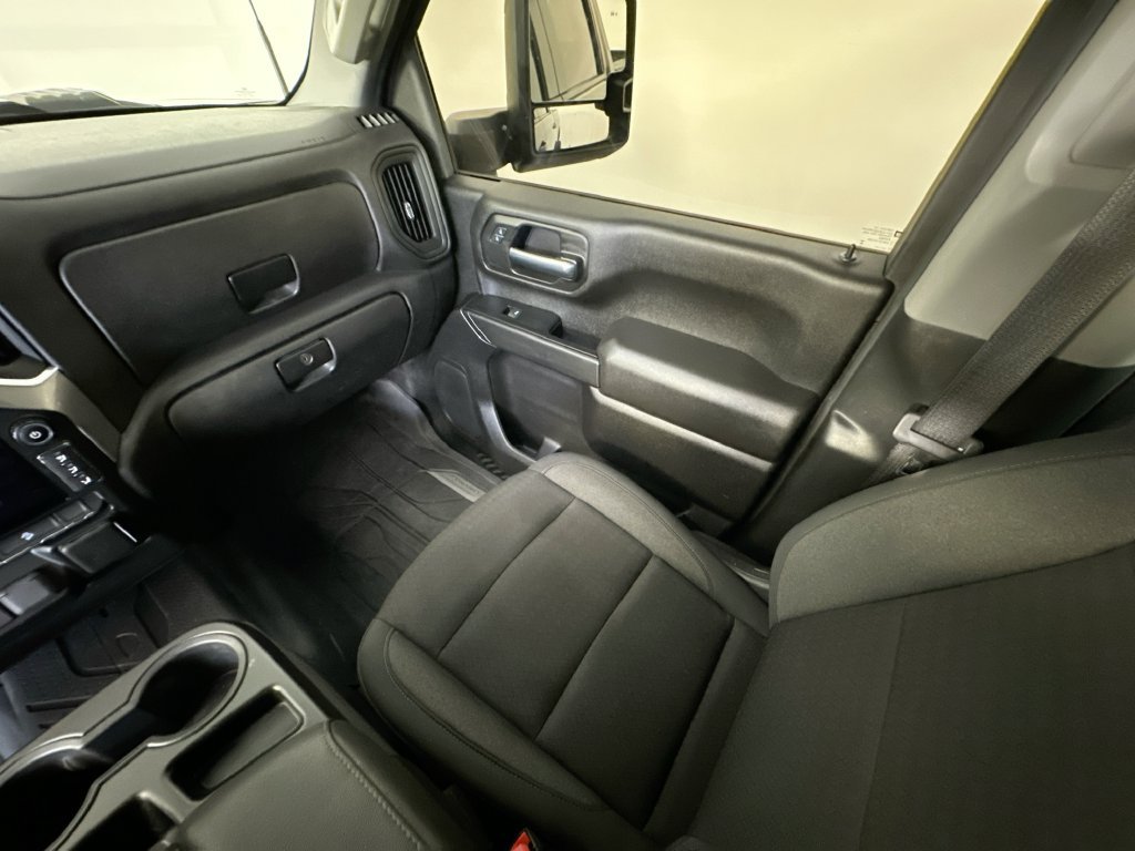 Used 2024 Chevrolet Silverado 2500 Custom w/ Custom Value Package AWD/4WD image 9