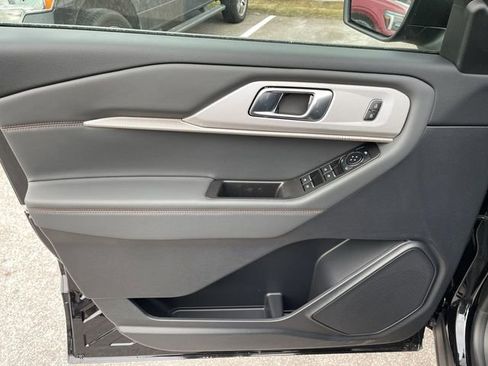 New 2026 Ford Explorer Active w/ Active Comfort Package image 13