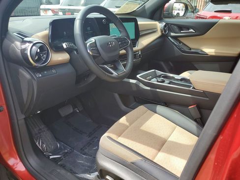 Used 2025 Chevrolet Equinox ACTIV FWD image 19