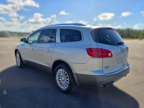 Used 2011 Buick Enclave CXL image 6