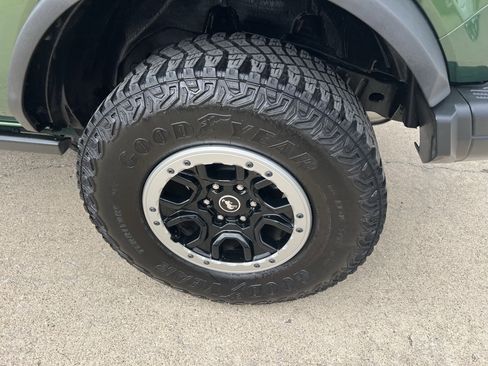 Used 2023 Ford Bronco Badlands image 8