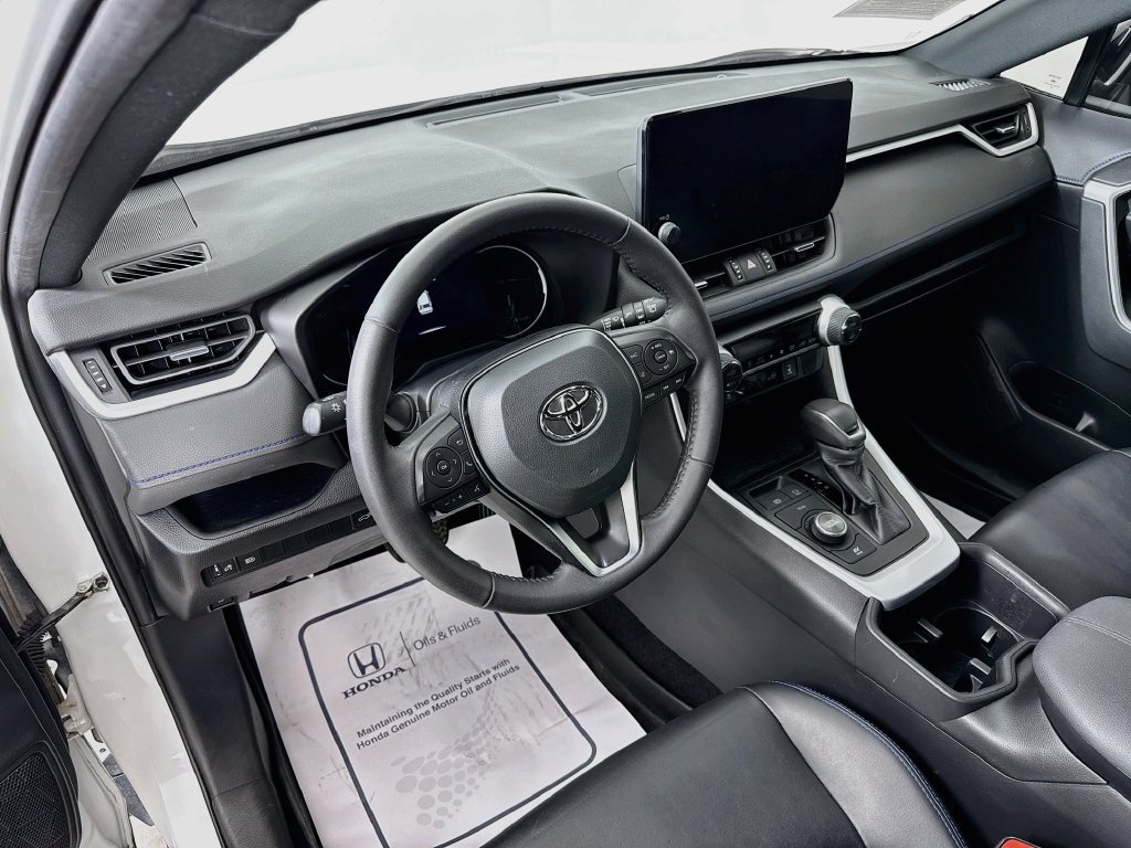 Used 2024 Toyota RAV4 XSE AWD/4WD image 9