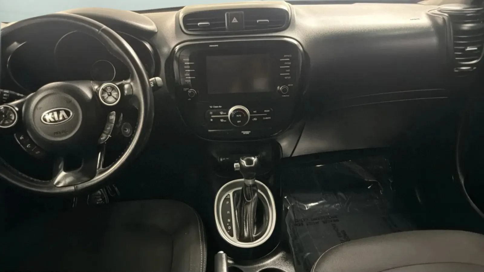 Used 2018 Kia Soul + FWD image 16