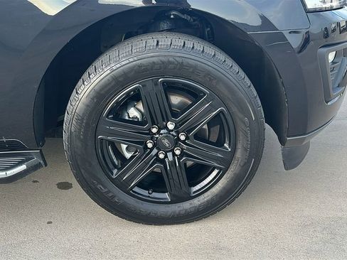 Used 2020 Ford Expedition Max XLT w/ Equipment Group 202A RWD image 16
