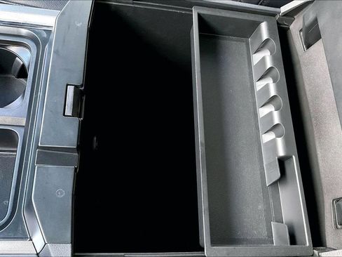 Used 2025 Ford F250 Lariat w/ Black Appearance Package image 26