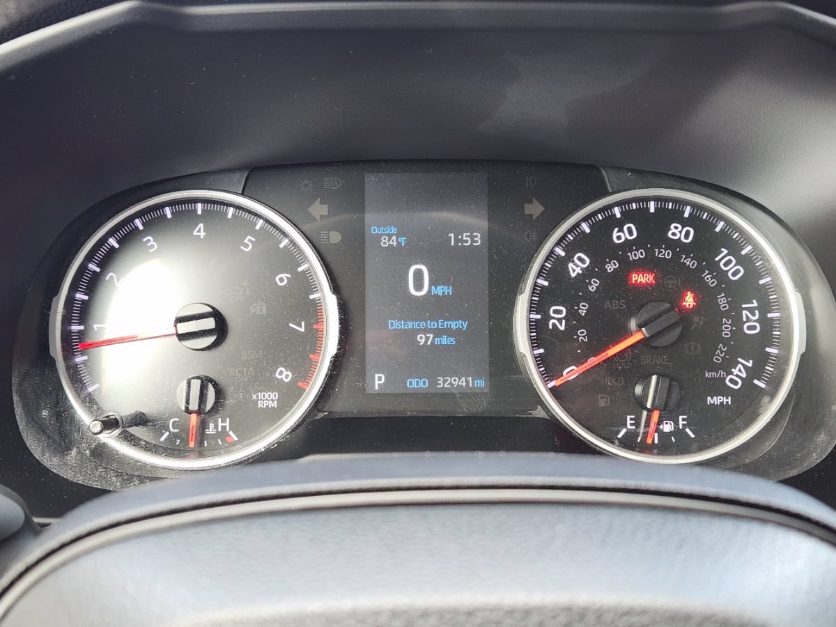 Used 2022 Toyota RAV4 LE FWD image 35