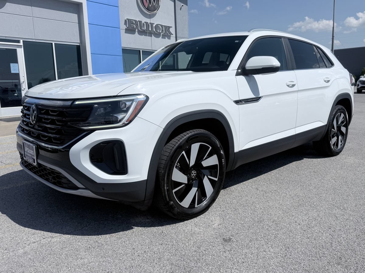 Used 2024 Volkswagen Atlas Cross Sport SE FWD image 1