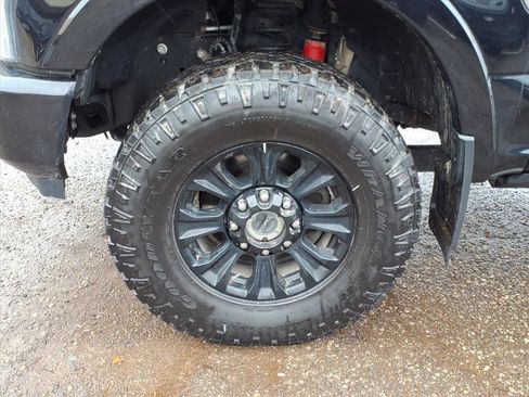 Used 2022 Ford F350 Platinum w/ Tremor Off-Road Package image 9