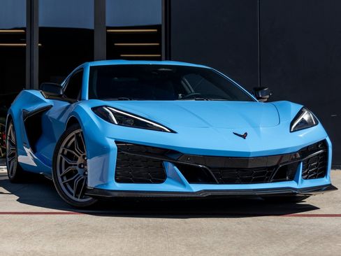 Used 2024 Chevrolet Corvette Z06 image 2