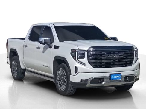Used 2023 GMC Sierra 1500 Denali Ultimate AWD/4WD image 3