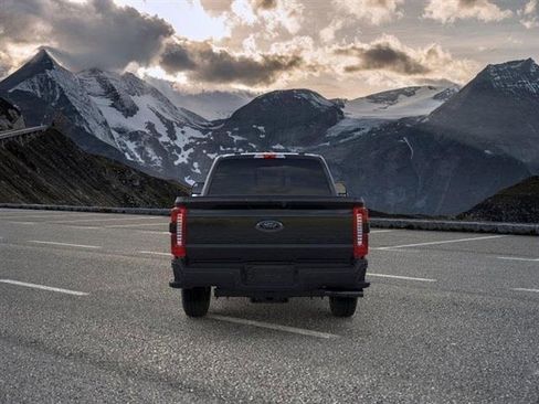 New 2025 Ford F250 XLT w/ Black Appearance Package image 5