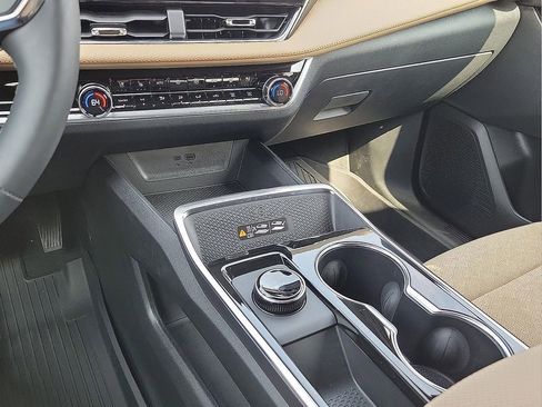 Used 2026 Chevrolet Equinox ACTIV w/ Convenience Package III image 17