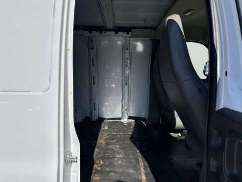 Used 2016 Chevrolet Express 2500 Extended image 16