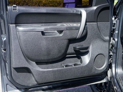 Used 2010 Chevrolet Silverado 1500 LT w/ Regional Value Package image 14