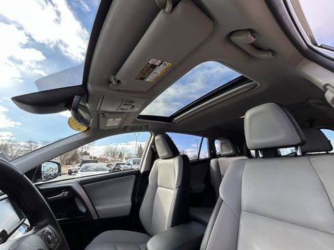 Used 2018 Toyota RAV4 Limited image 29