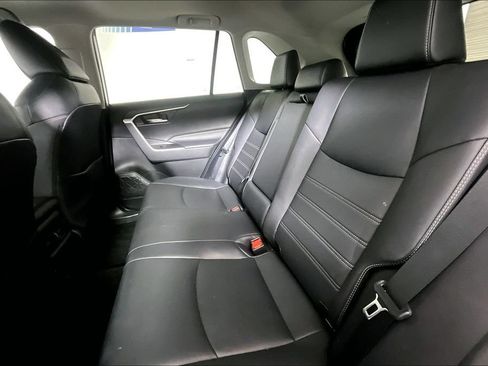 Used 2020 Toyota RAV4 XLE Premium FWD image 21