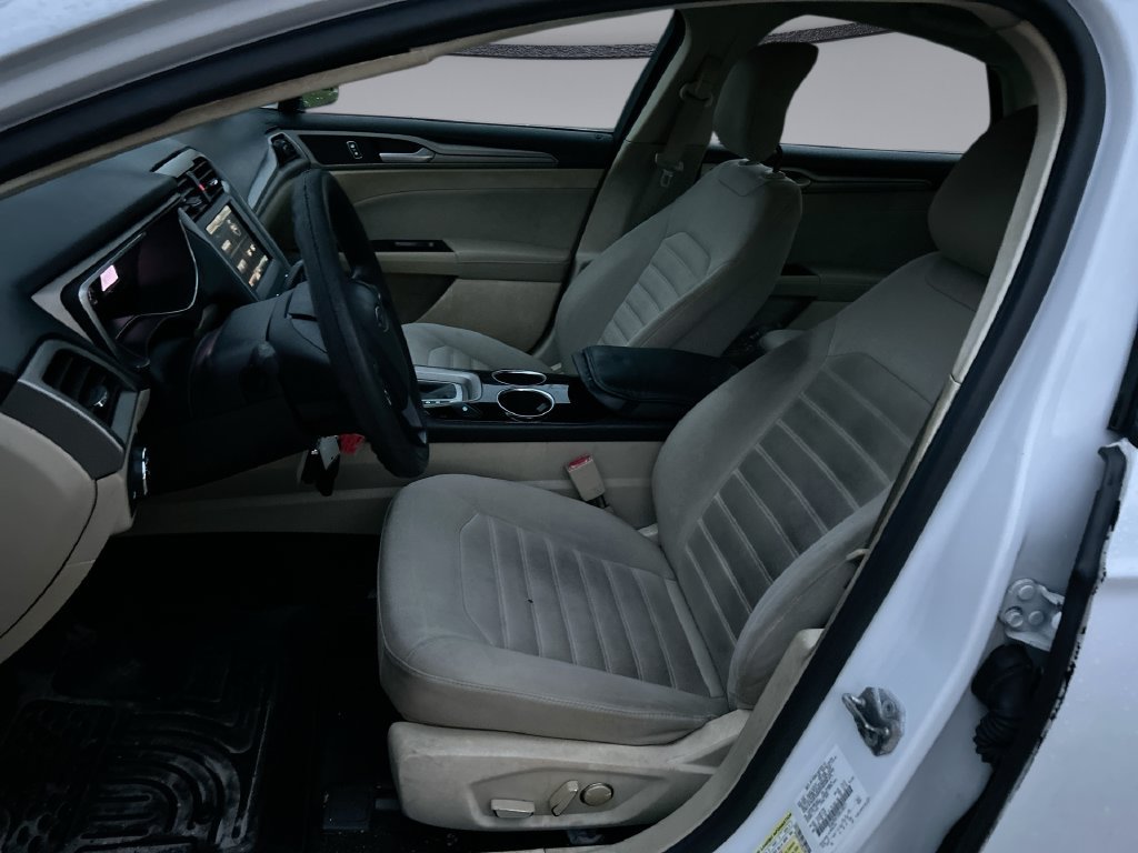 Used 2013 Ford Fusion SE FWD image 11