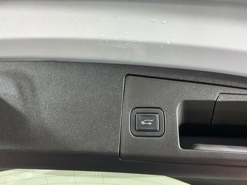 Used 2024 Cadillac XT4 Sport image 30