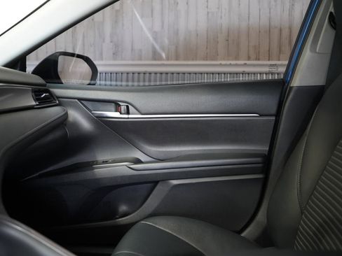 Used 2019 Toyota Camry SE image 30