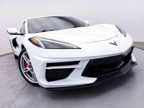 Used 2021 Chevrolet Corvette Stingray Premium Cpe w/ Z51 Performance Package RWD image 4