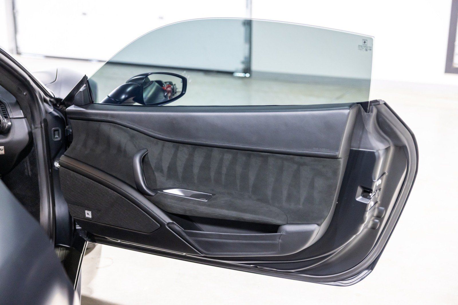 Used 2011 Ferrari 458 Italia Coupe RWD image 27