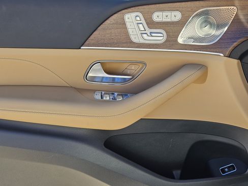 Certified 2025 Mercedes-Benz GLS 450 4MATIC image 24